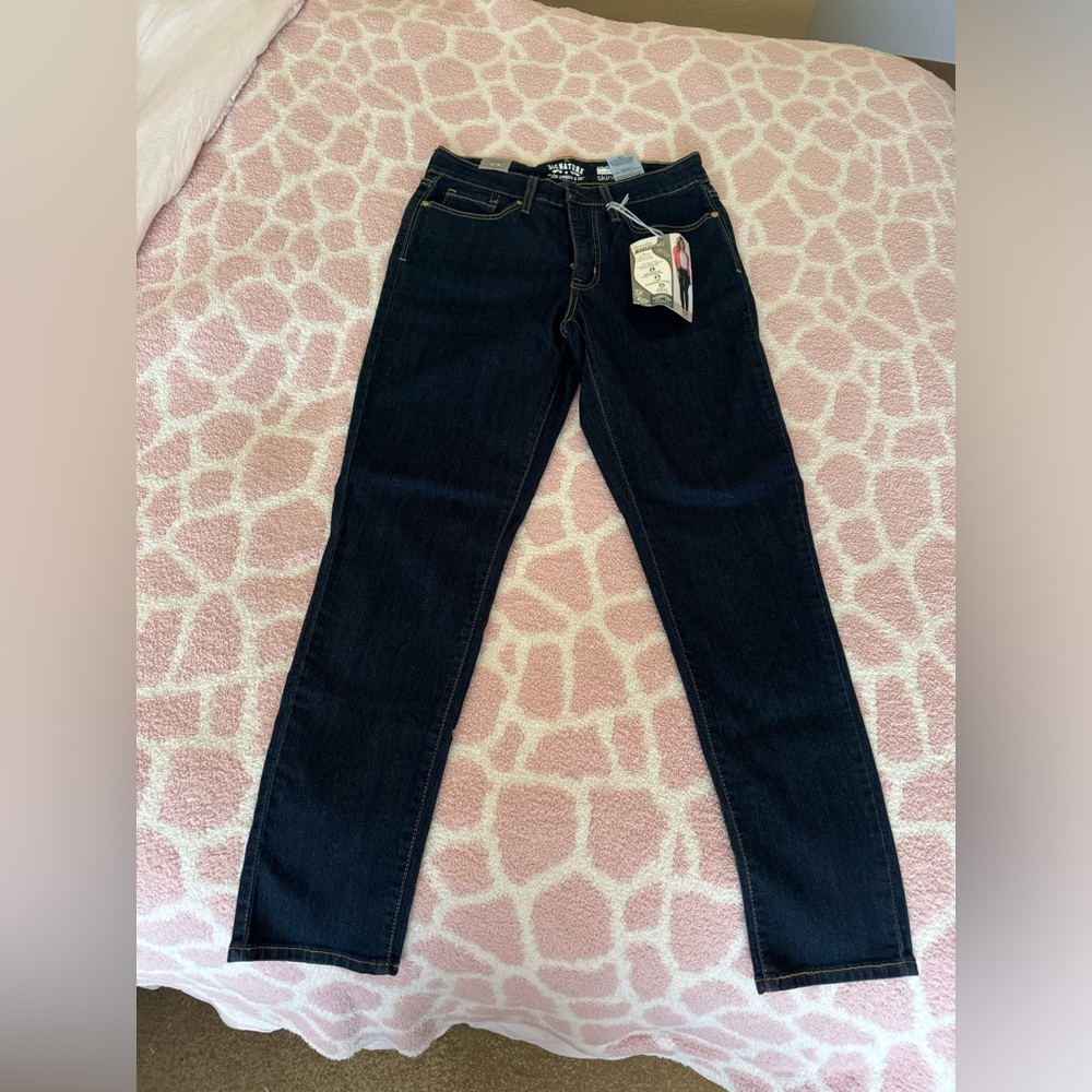 Signature By Levi Strauss & Co.  NEW Women's Skinny Jeans